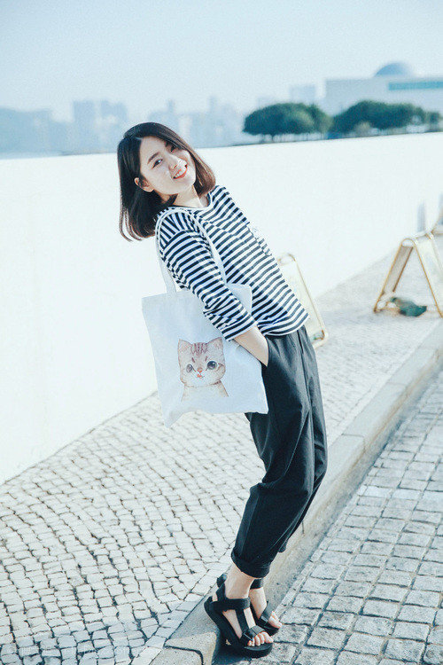 爱游戏-拥抱挑战:车手心理调适的秘密武器,拥抱汽车